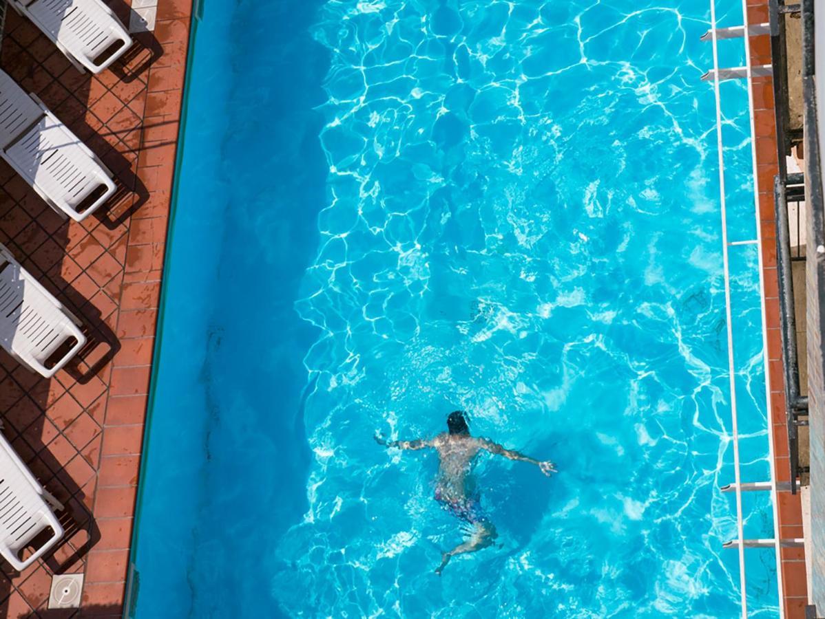 Hotel Apis Rimini Esterno foto