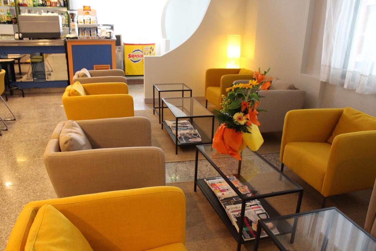 Hotel Apis Rimini Esterno foto
