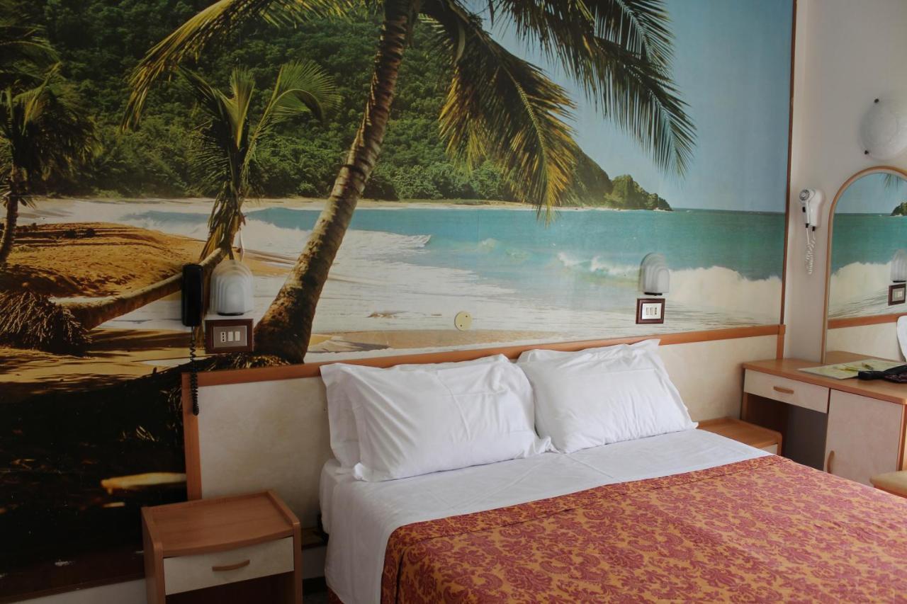 Hotel Apis Rimini Esterno foto