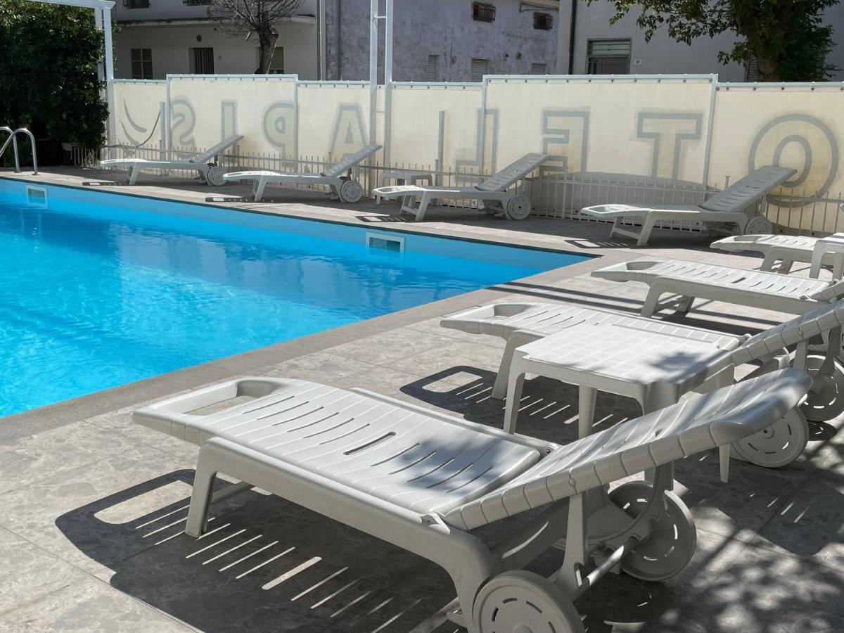 Hotel Apis Rimini Esterno foto