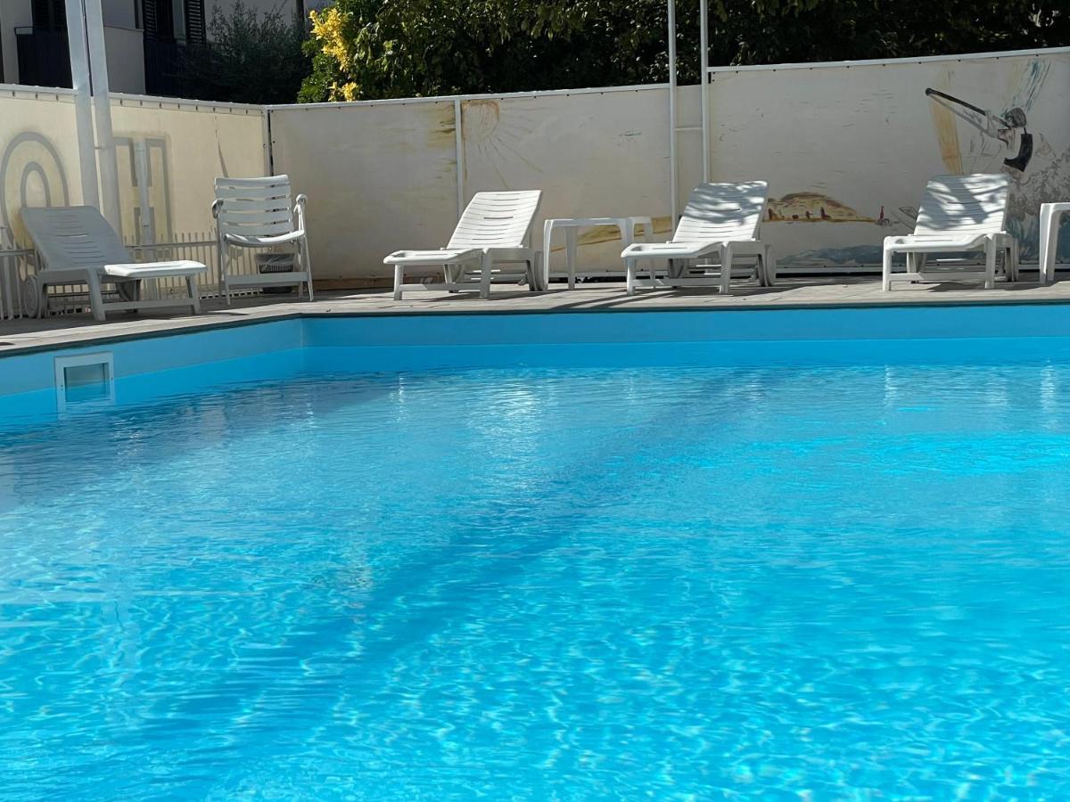 Hotel Apis Rimini Esterno foto