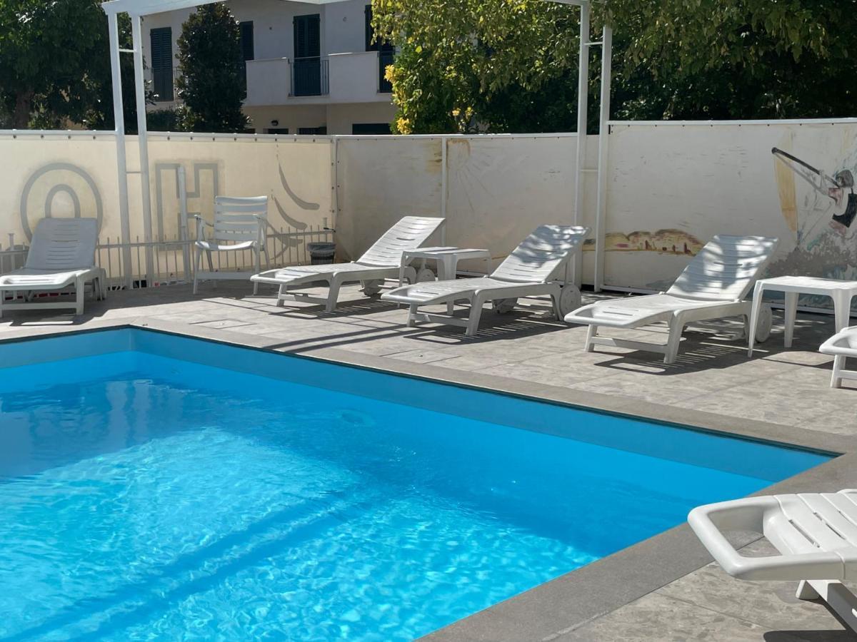 Hotel Apis Rimini Esterno foto