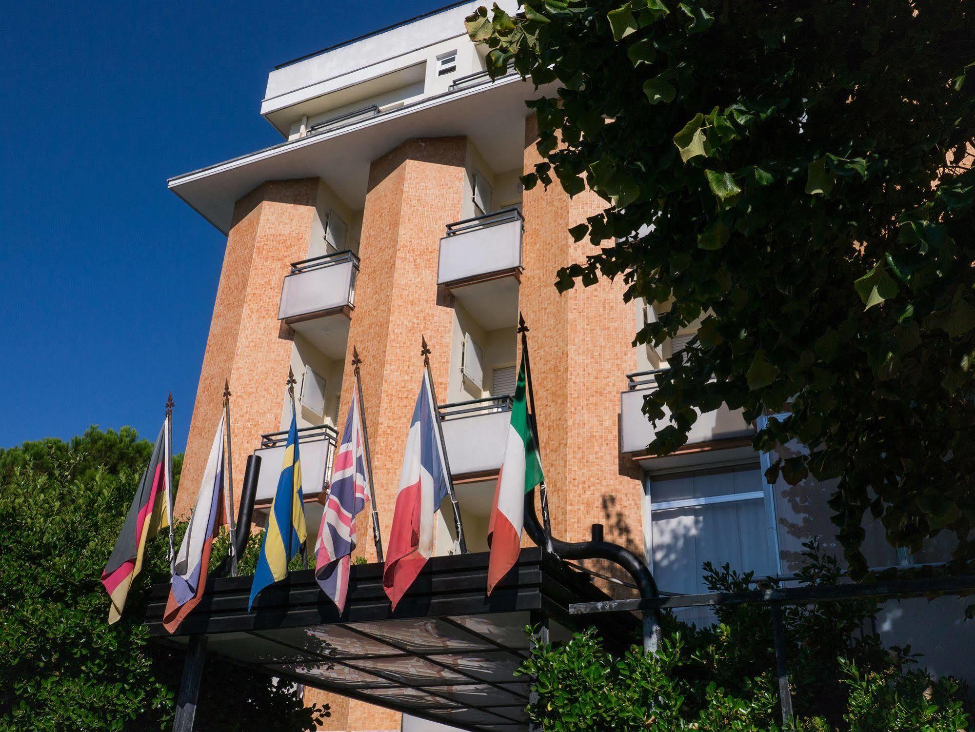 Hotel Apis Rimini Esterno foto